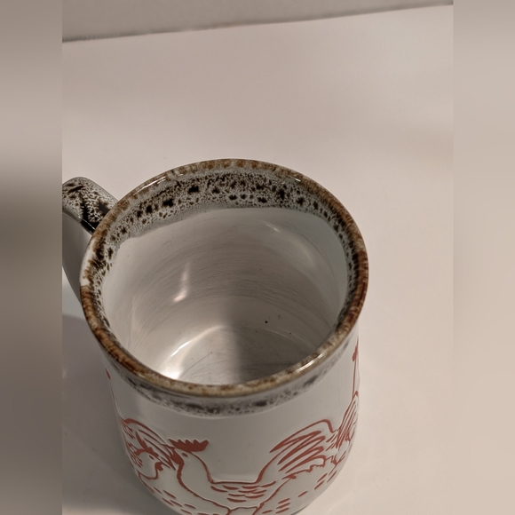 Two Vintage Stoneware Mug one Seagull Birds Blue, other one Chickens Red. - Picture 4 of 8